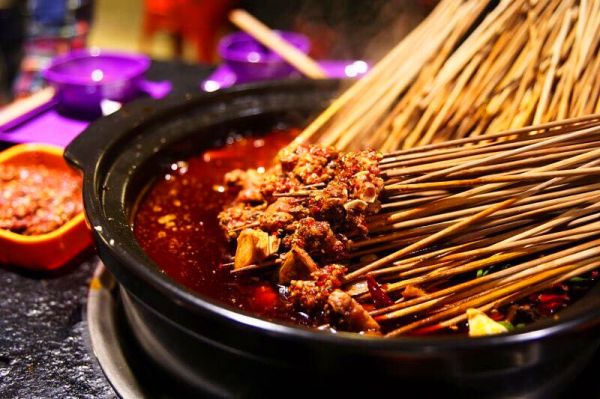 見證“食”代發展的市井麻辣串串香