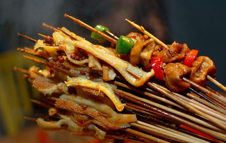 特色串串香加盟哪家正宗？灌縣老媽獨(dú)特經(jīng)營用實(shí)力說話