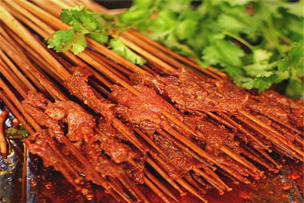 2018年做一個串串香加盟需要多少錢